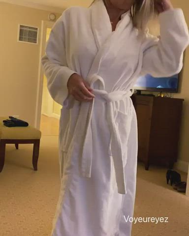 big tits robe thick gif