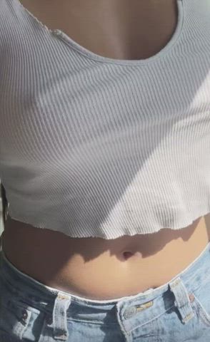 Natural tits had to cum out on my hike 😏