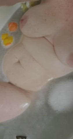 Bathtub tits 😘😘