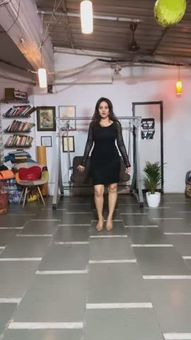Deepika Singh aka Sandhya Rathee dancing mini black dress