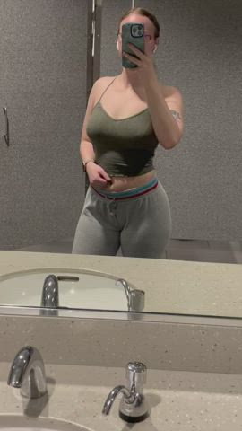 Titty drop at the gym 🤗