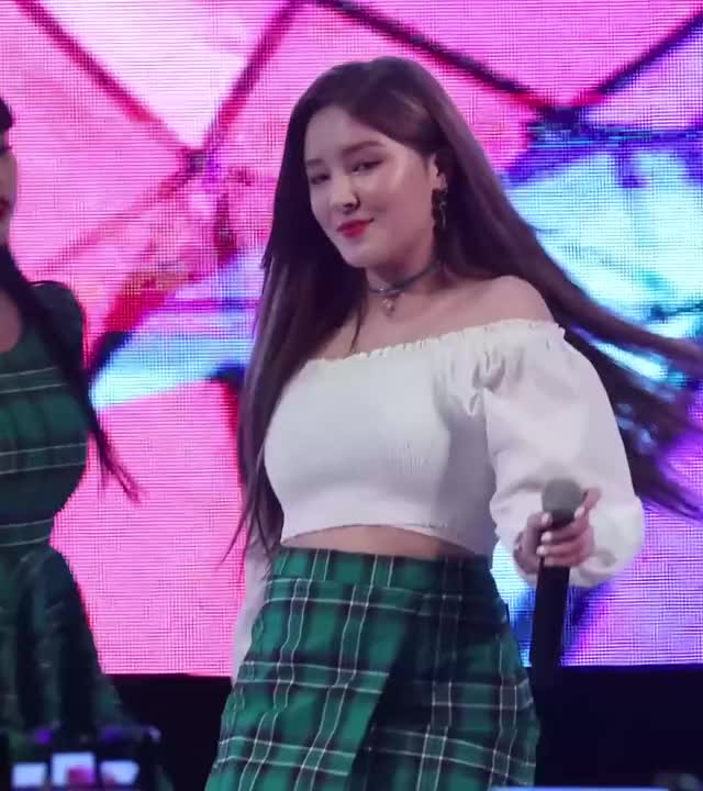 Momoland - Nancy 190523 1