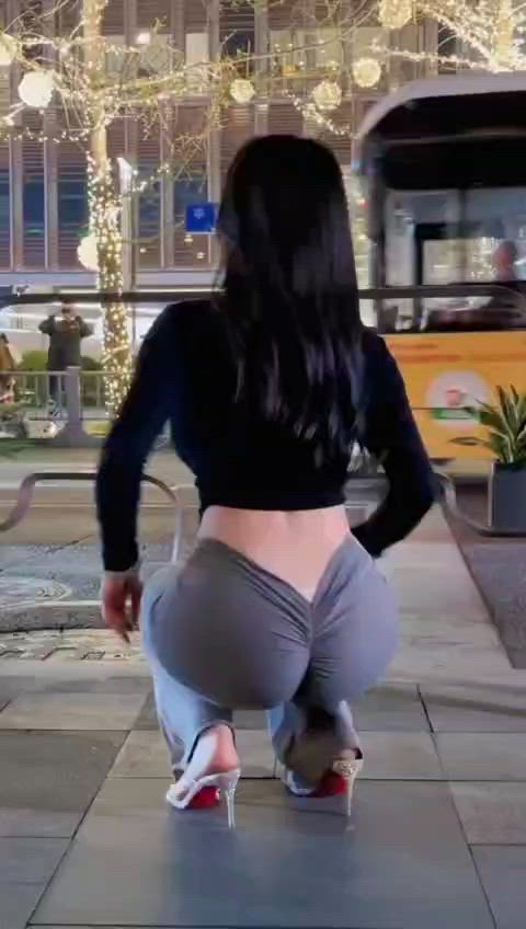 asia asian ass hottie pants public round butt sexy clothing-fetish paag gif