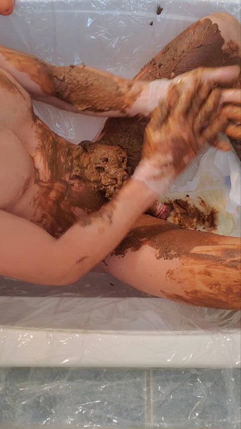 Thank god i had gloves so my hands didn't get dirty☺️