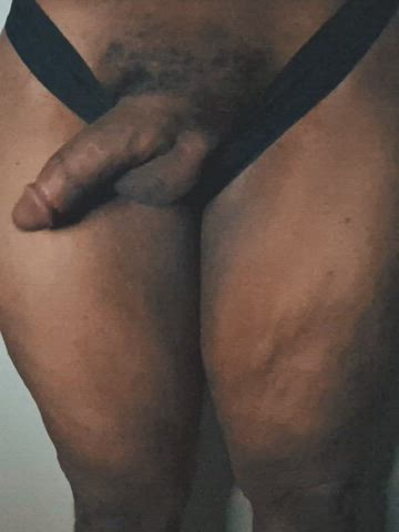 25m looking for thicc fems or big booties to play with (euphoricbus)
