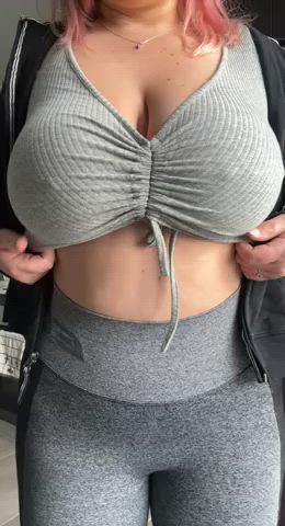 australian big tits curvy huge tits onlyfans pawg thick tits titty drop gif