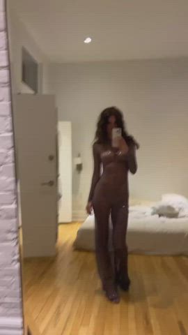 big tits cleavage emily ratajkowski gif