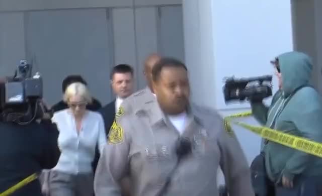 Lindsay Lohan leaves court