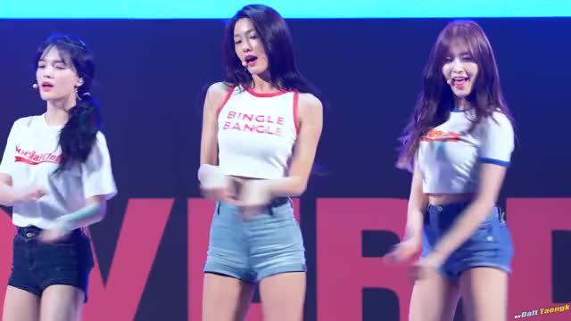 seolhyun aoa gif