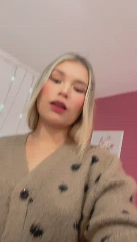 21 years old orgasm white girl gif