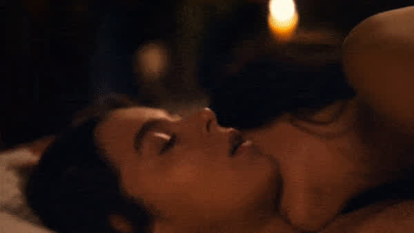 brunette hailee steinfeld lesbian gif