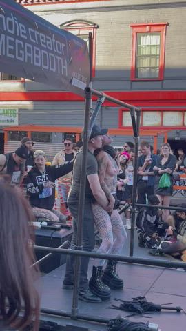 Performer brought to orgasm in public at Folsom Street Fair 2022