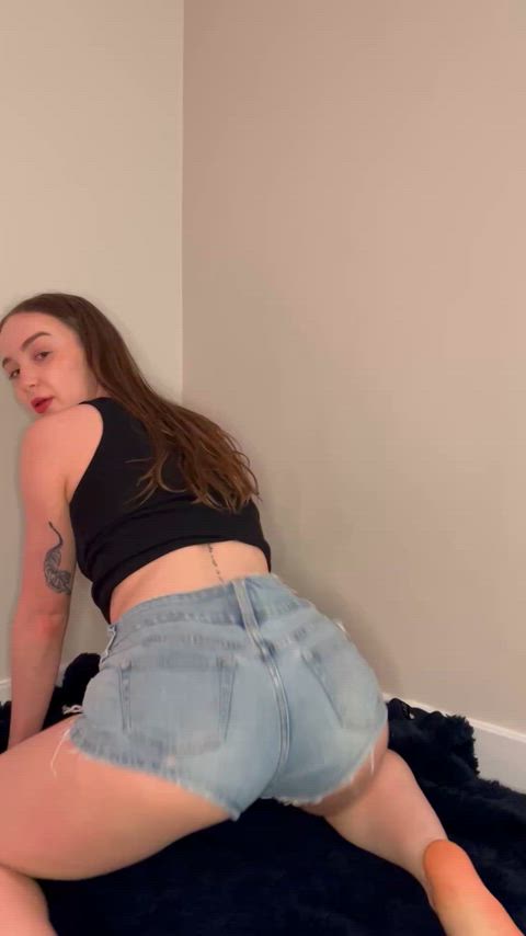 amateur ass ass shaking brunette onlyfans twerking white girl gif