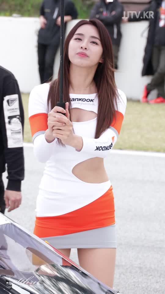 우산든 레이싱모델 안나경 (Racing Model An Nagyeong) 짤티비 - JJTV.KR