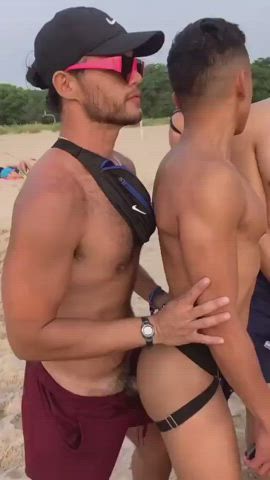 Bare beach bang.