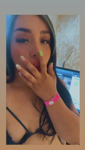 Amateur Latina Lips NSFW Pussy To Mouth Sensual Sissy Tongue Fetish Webcam gif