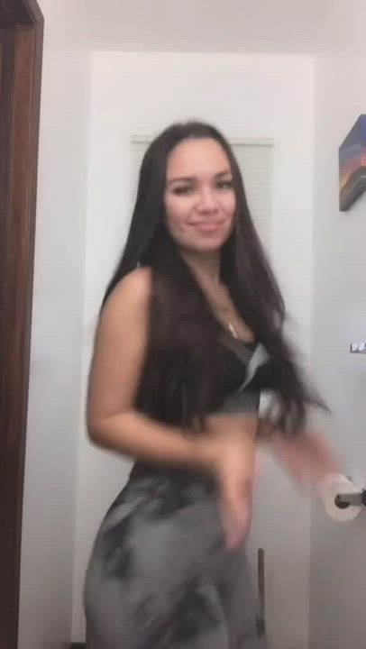 Big Ass Jiggling Latina gif
