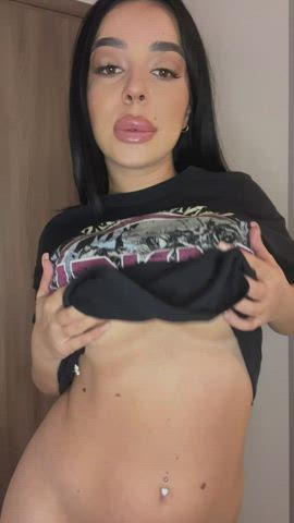 I want to let one lucky Redditor cum on my tits multiple times