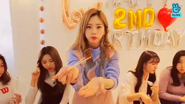 V LIVE - [드림캐쳐] 데뷔 2주년 V LIVE ? 11