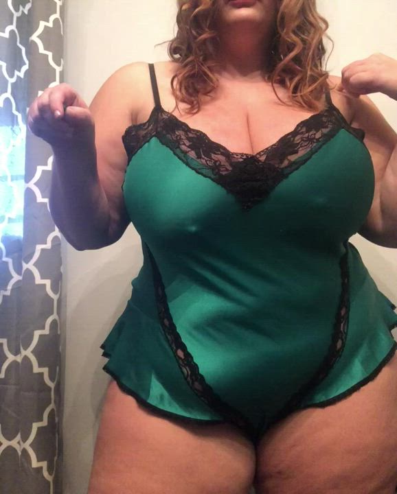 Natural tits and vintage lingerie ?