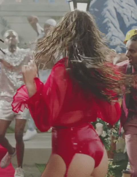 booty celebrity hailee steinfeld gif