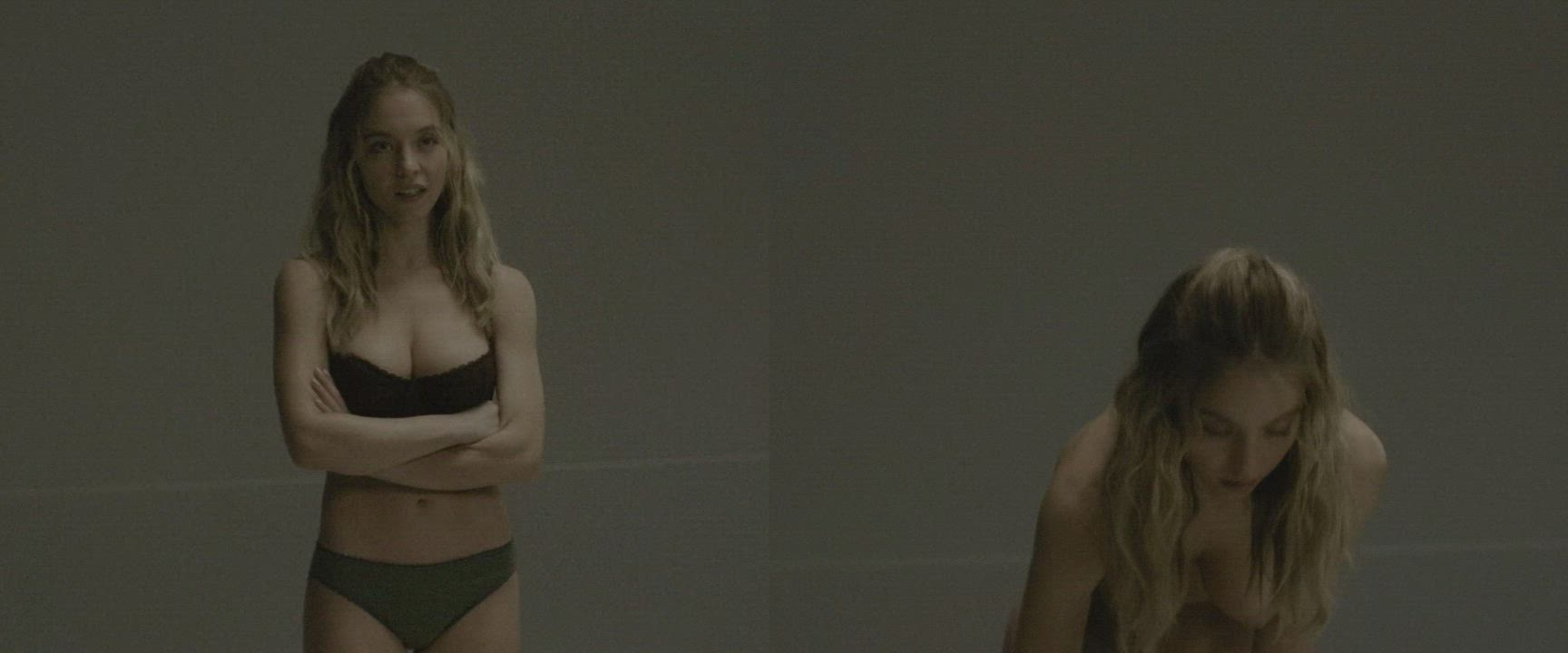 Sydney Sweeney big natural tits on/off