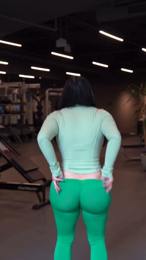 asian gym jiggle jiggling thick thick-booty gif