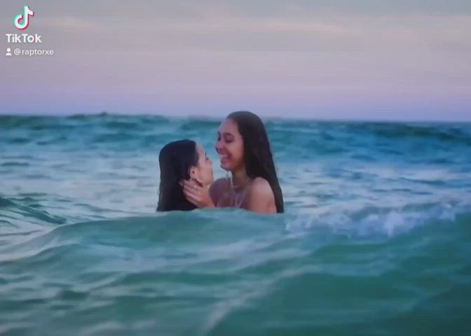 celebrity couple lesbian teen gif