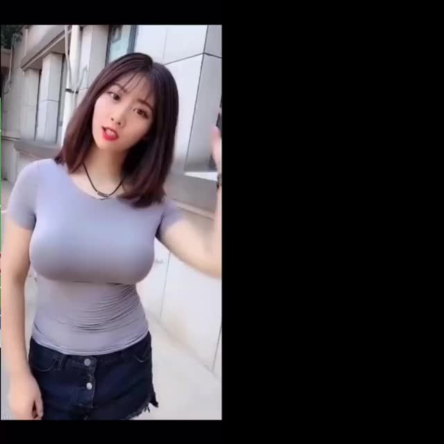 Busty Chinese Tik Tok Superstar ?? ( Her Free Album In Comments )