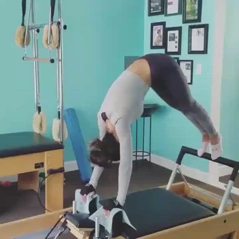 celebrity yoga yoga pants clothing-fetish fitness-girls gif