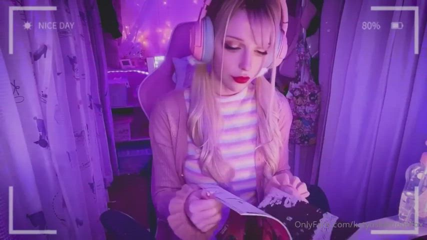 Gamer Girl Masturbating Pussy gif