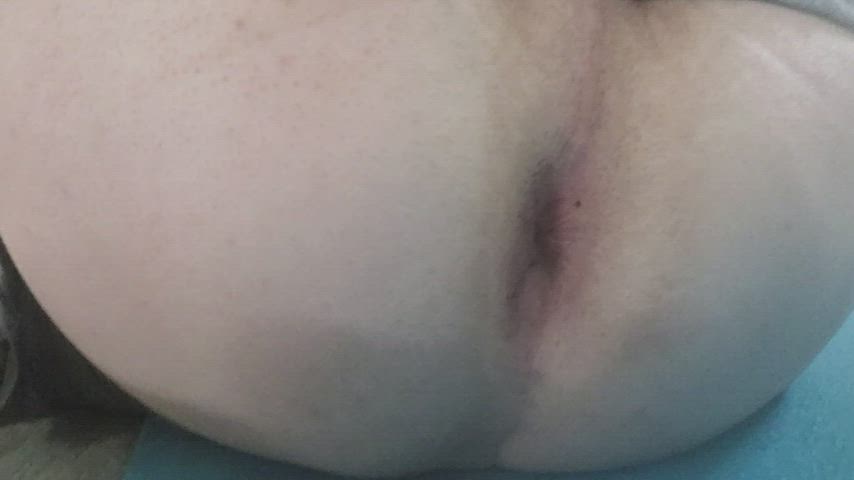 [19] My virgin pussy needs some attention