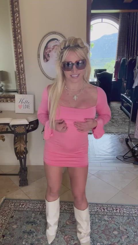 ass britney spears celebrity cleavage dirty blonde legs natural tits small tits gif