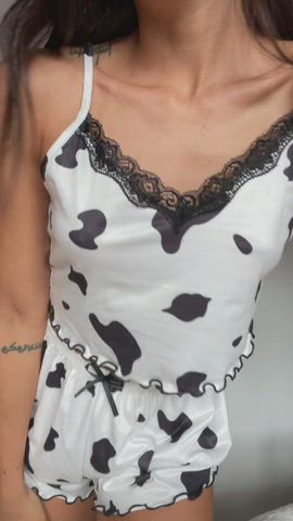 I'm a horny little cow
