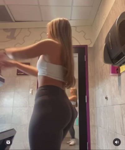 big ass blonde thick thighs gif