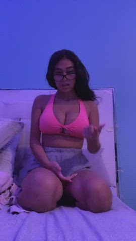 Lazy girl has big titties indeed