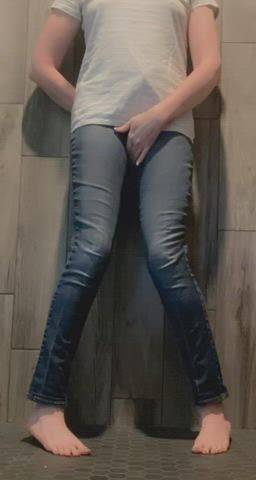 jeans milf pee peeing piss pissing wet pussy wet and messy jilling gif