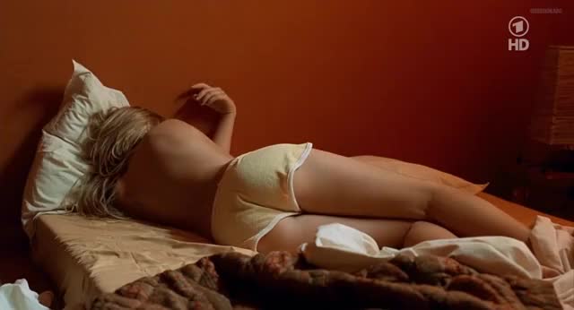 Ludivine Sagnier in "Swimming Pool" (2003) 2