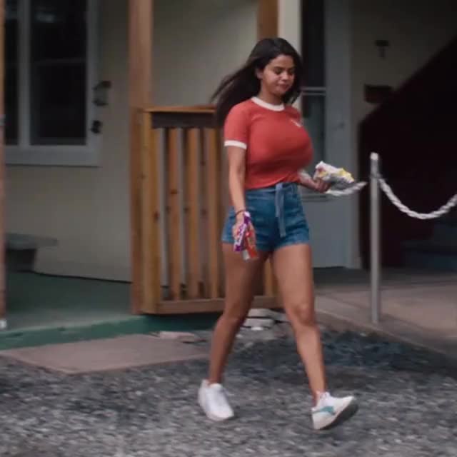 celebrity selena gomez gif