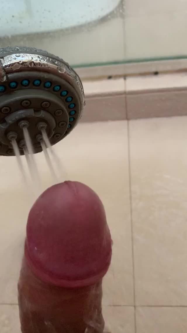 Using my showerhead as a toy :3