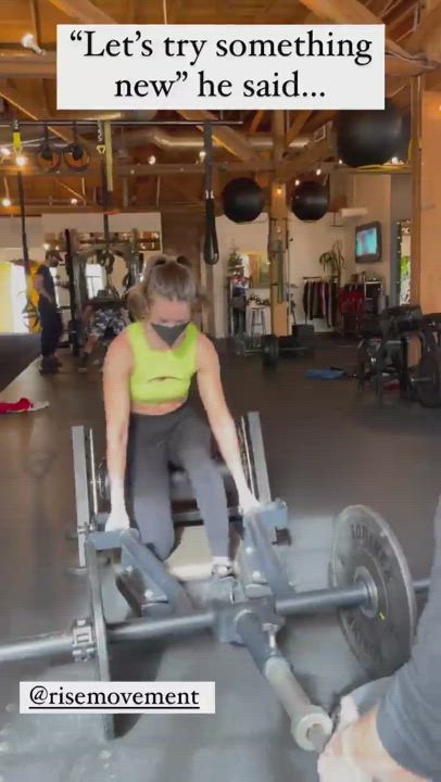 Alison Brie Spandex Workout gif