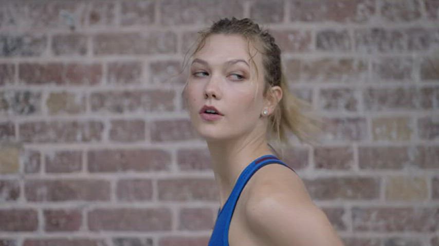 karlie kloss yoga yoga pants gif