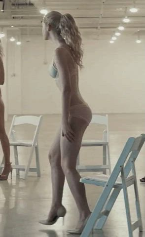 blonde elle fanning heels ponytail skinny gif