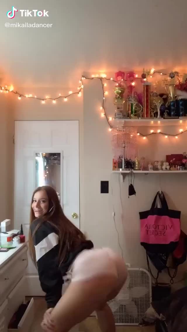 Mikaila  on TikTok