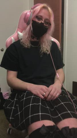 my hair looks so cute with my headset and chair, dont you agree?