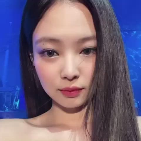 Fuck Jennie I can sense that your being naked on that stage and no people around