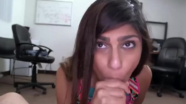 mia khalifa pink 1 (blowjob)