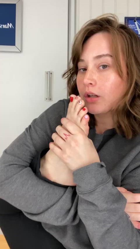 dressing room feet feet fetish feet licking feet sucking nsfw soles gif