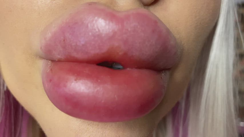 2badforyou's ENORMOUS LIPS up close!