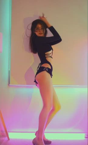 ass dancing korean tease gif